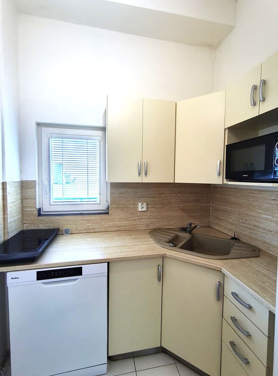 Pronájem bytu 1+1 37 m², Pod Karlovarskou silnicí, Praha, Praha Pronájem bytu 1+1 37 m², Pod Karlovarskou silnicí, Praha, Praha