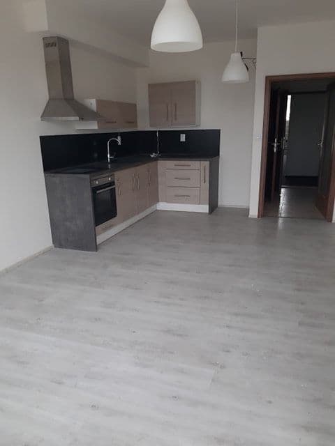 Pronájem bytu 1+kk 36 m², Pod Vinicí, Pardubice, Pardubický kraj Pronájem bytu 1+kk 36 m², Pod Vinicí, Pardubice, Pardubický kraj