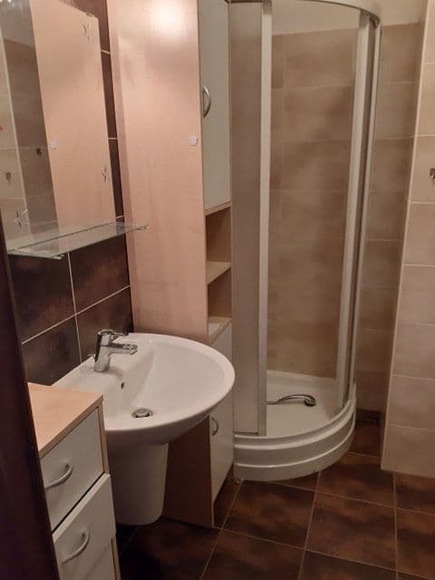 Pronájem bytu 1+kk 36 m², Pod Vinicí, Pardubice, Pardubický kraj Pronájem bytu 1+kk 36 m², Pod Vinicí, Pardubice, Pardubický kraj