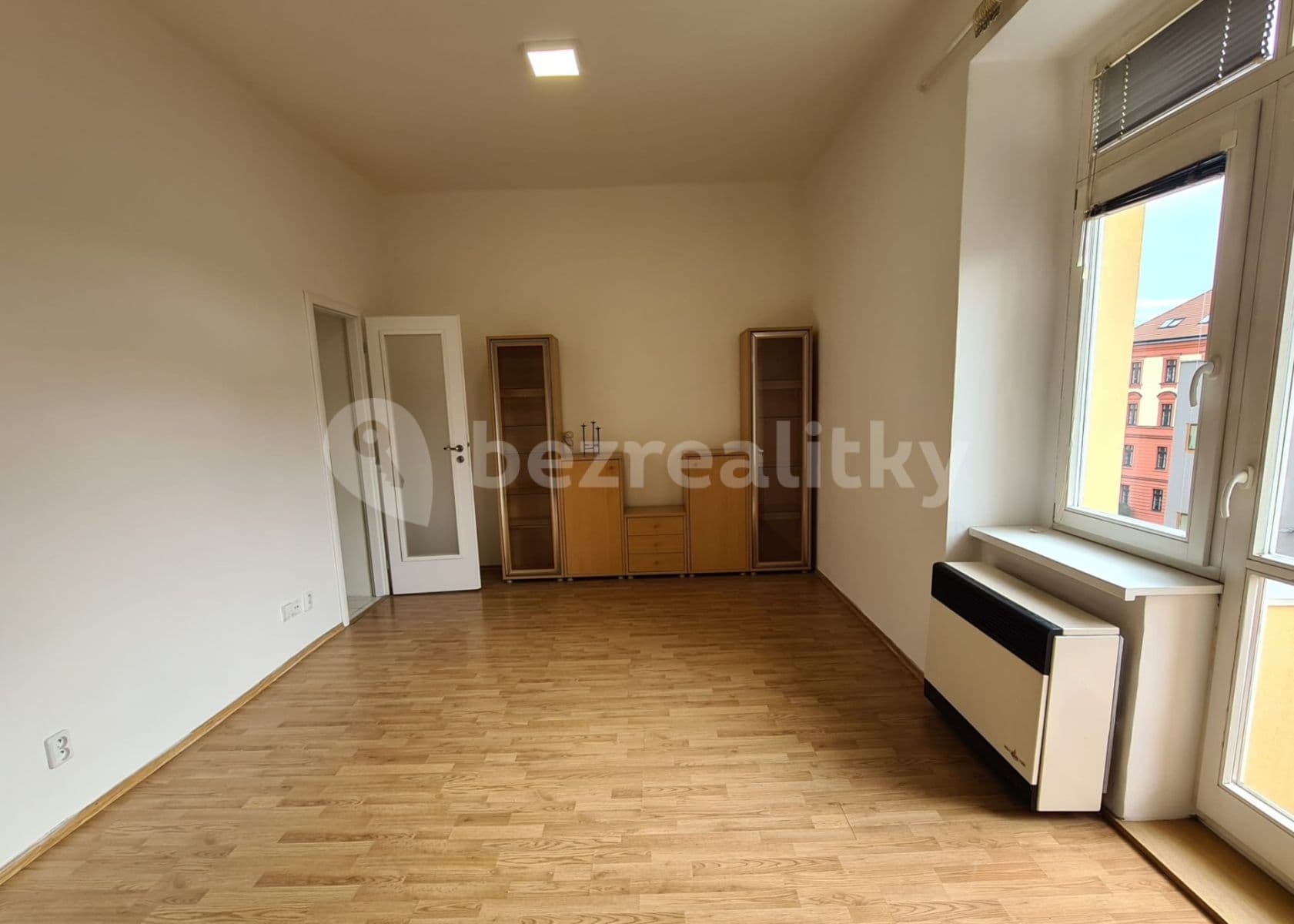 Pronájem bytu 1+kk 37 m², Ruská, Praha, Praha Pronájem bytu 1+kk 37 m², Ruská, Praha, Praha