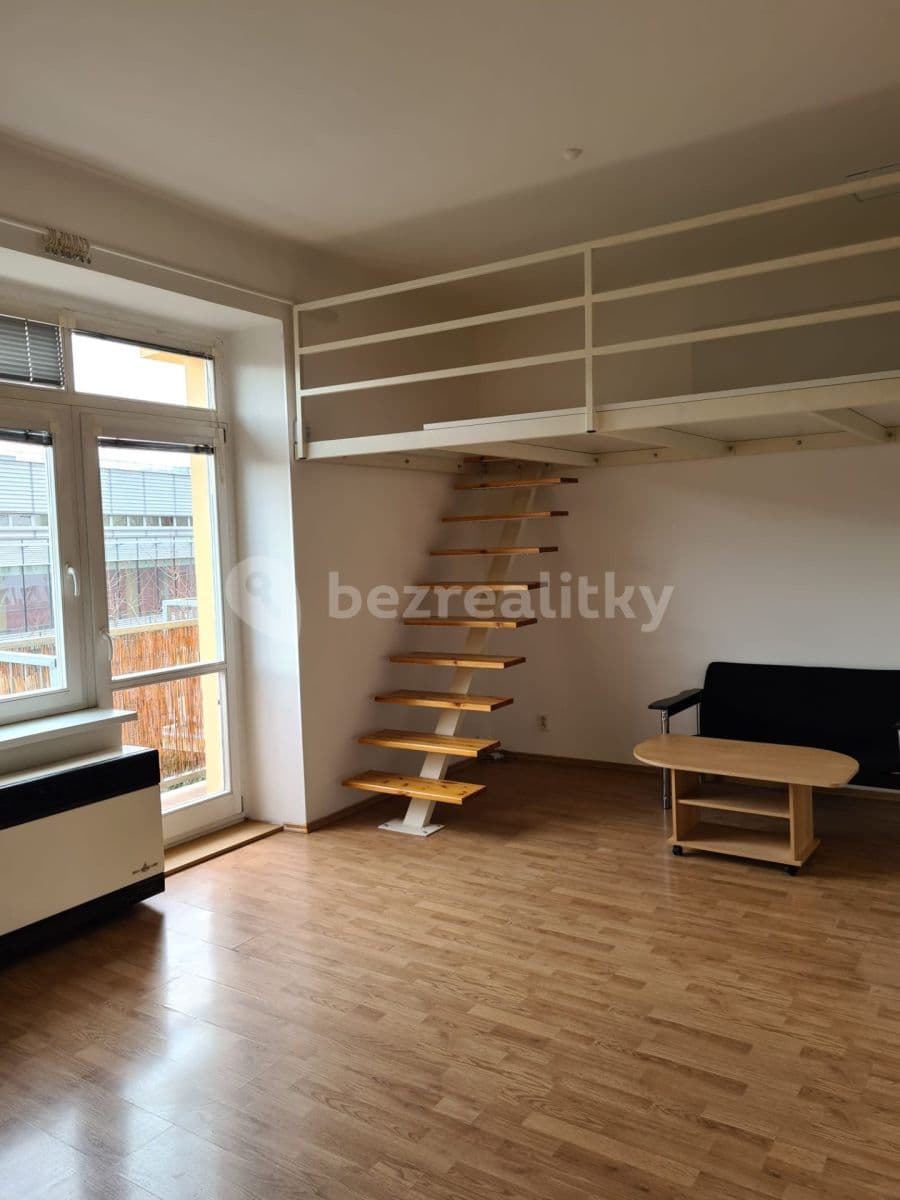 Pronájem bytu 1+kk 37 m², Ruská, Praha, Praha Pronájem bytu 1+kk 37 m², Ruská, Praha, Praha