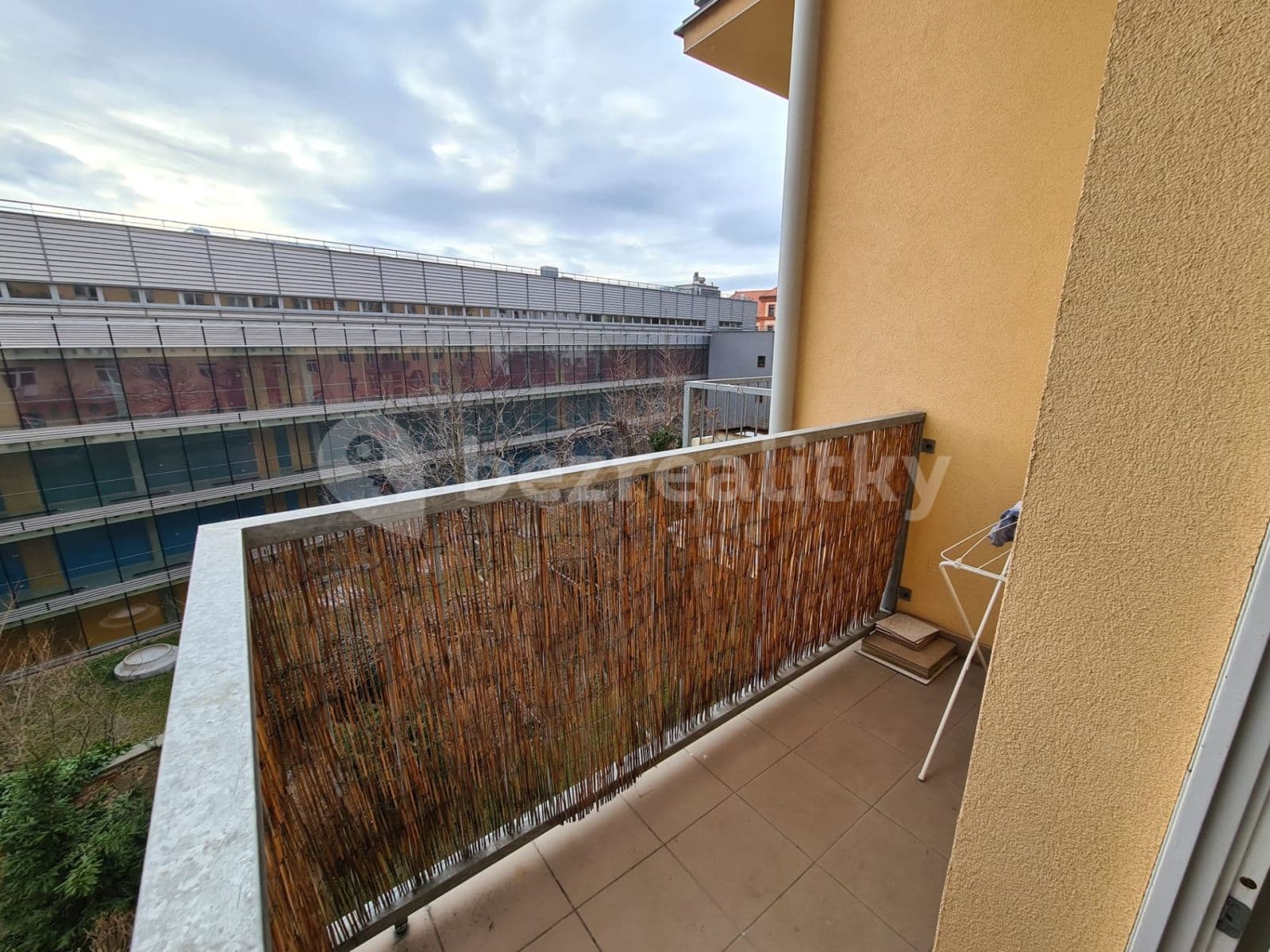 Pronájem bytu 1+kk 37 m², Ruská, Praha, Praha Pronájem bytu 1+kk 37 m², Ruská, Praha, Praha