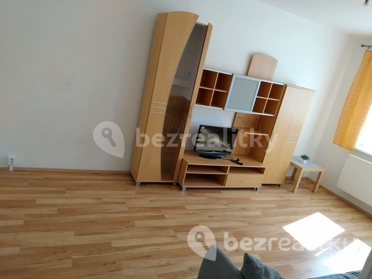 Pronájem bytu 1+1 38 m², Kosmonautů, Kladno, Středočeský kraj Pronájem bytu 1+1 38 m², Kosmonautů, Kladno, Středočeský kraj