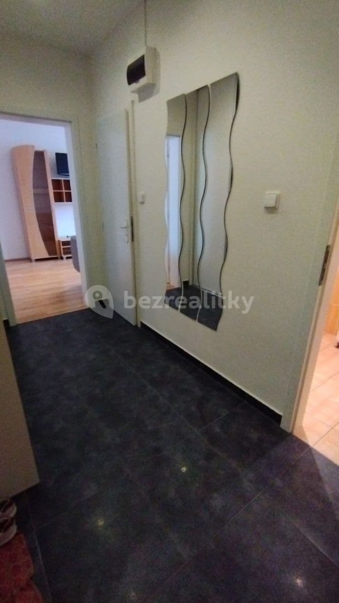 Pronájem bytu 1+1 38 m², Kosmonautů, Kladno, Středočeský kraj Pronájem bytu 1+1 38 m², Kosmonautů, Kladno, Středočeský kraj