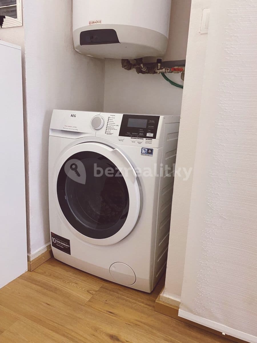 Pronájem bytu 1+kk 30 m², Biskupcova, Praha, Praha Pronájem bytu 1+kk 30 m², Biskupcova, Praha, Praha