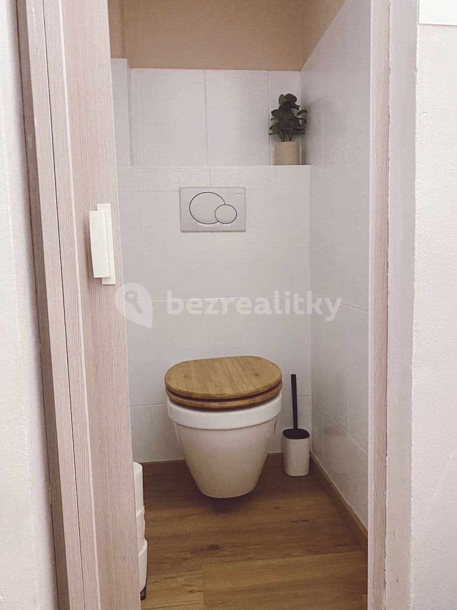 Pronájem bytu 1+kk 30 m², Biskupcova, Praha, Praha Pronájem bytu 1+kk 30 m², Biskupcova, Praha, Praha