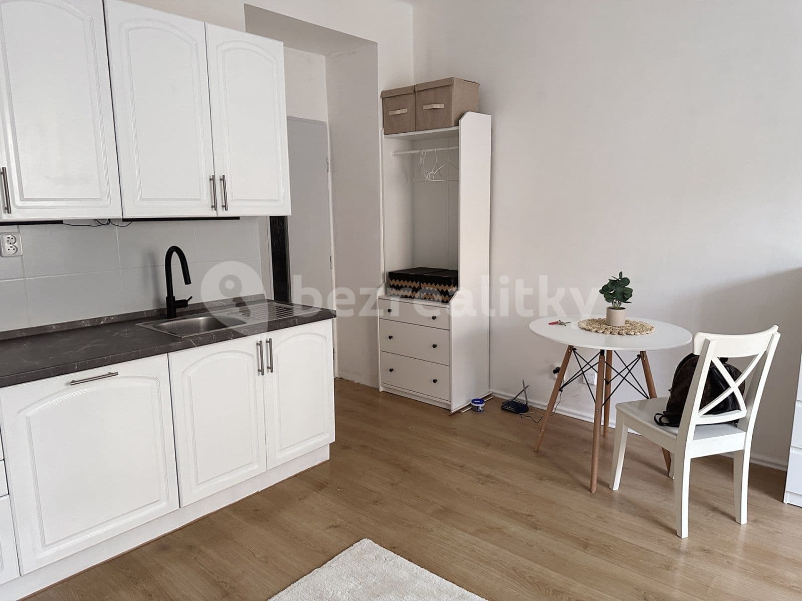 Pronájem bytu 1+kk 30 m², Biskupcova, Praha, Praha Pronájem bytu 1+kk 30 m², Biskupcova, Praha, Praha