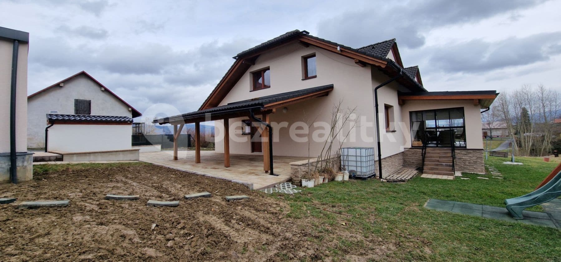 Prodej domu 254 m², pozemek 2.940 m², Milíkov, Moravskoslezský kraj