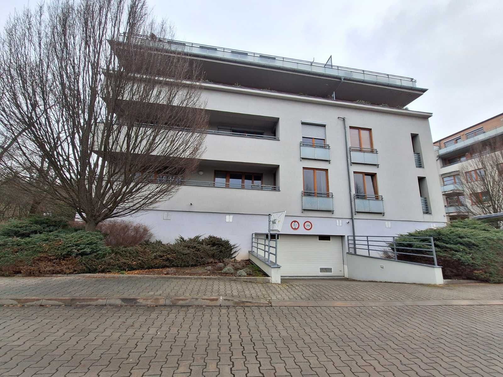 Pronájem garáže 11 m², Kohoutových, Praha, Praha Pronájem garáže 11 m², Kohoutových, Praha, Praha