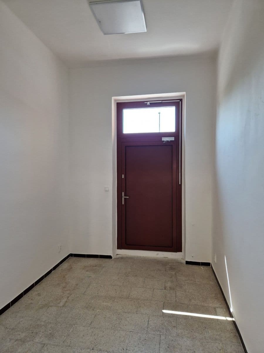 Pronájem nebytového prostoru 58 m², Slovenského národního povstání, Havířov, Moravskoslezský kraj Pronájem nebytového prostoru 58 m², Slovenského národního povstání, Havířov, Moravskoslezský kraj