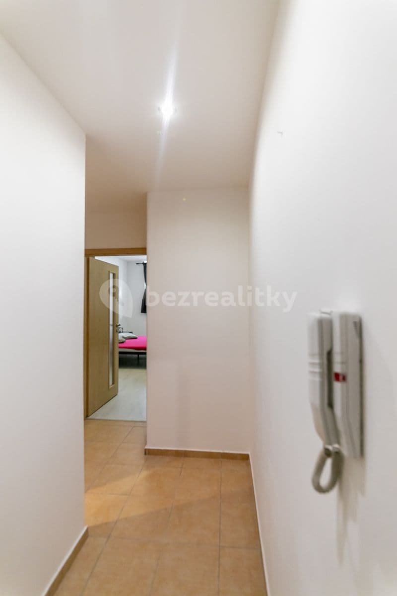Prodej bytu 1+kk 28 m², Biskupcova, Praha, Praha