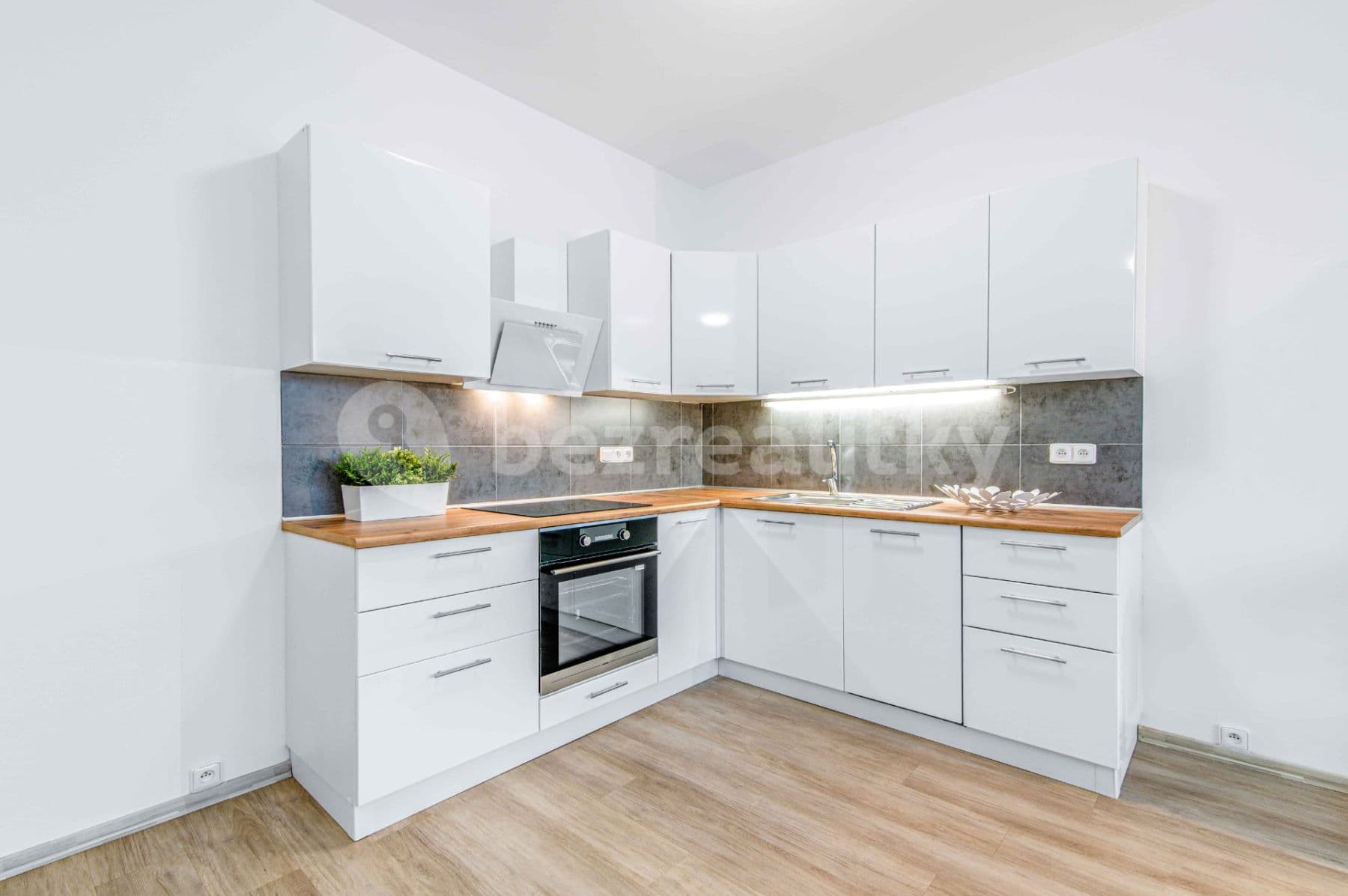 Pronájem bytu 1+kk 34 m², Klučovská, Český Brod, Středočeský kraj Pronájem bytu 1+kk 34 m², Klučovská, Český Brod, Středočeský kraj