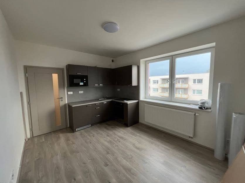 Pronájem bytu 2+kk 33 m², Maru Špačkové, Rakovník, Středočeský kraj Pronájem bytu 2+kk 33 m², Maru Špačkové, Rakovník, Středočeský kraj