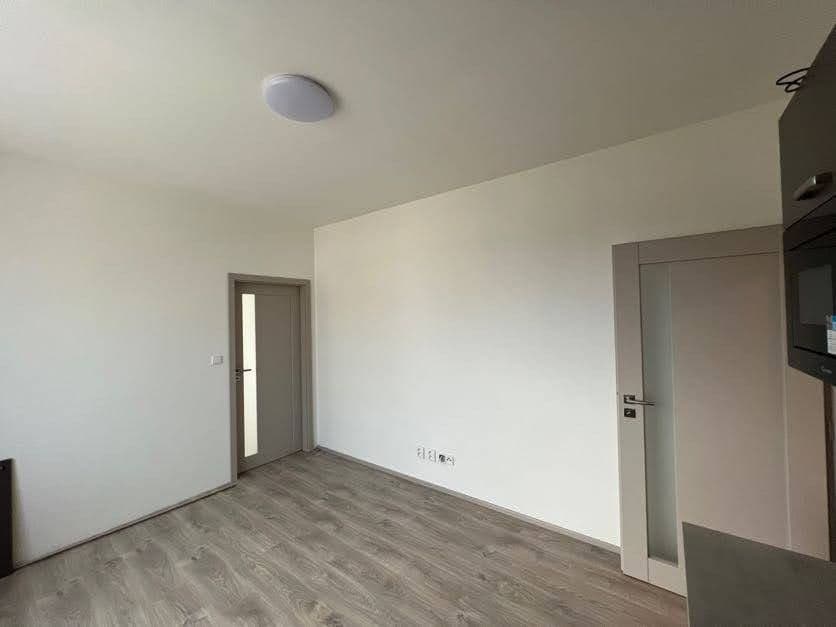 Pronájem bytu 2+kk 33 m², Maru Špačkové, Rakovník, Středočeský kraj Pronájem bytu 2+kk 33 m², Maru Špačkové, Rakovník, Středočeský kraj