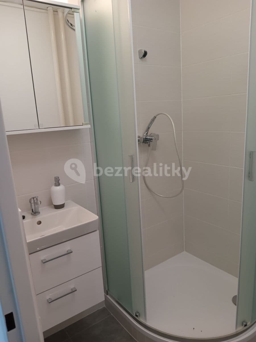 Pronájem bytu 3+1 75 m², Hostýnská, Praha, Praha Pronájem bytu 3+1 75 m², Hostýnská, Praha, Praha