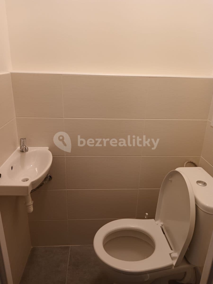 Pronájem bytu 3+1 75 m², Hostýnská, Praha, Praha Pronájem bytu 3+1 75 m², Hostýnská, Praha, Praha