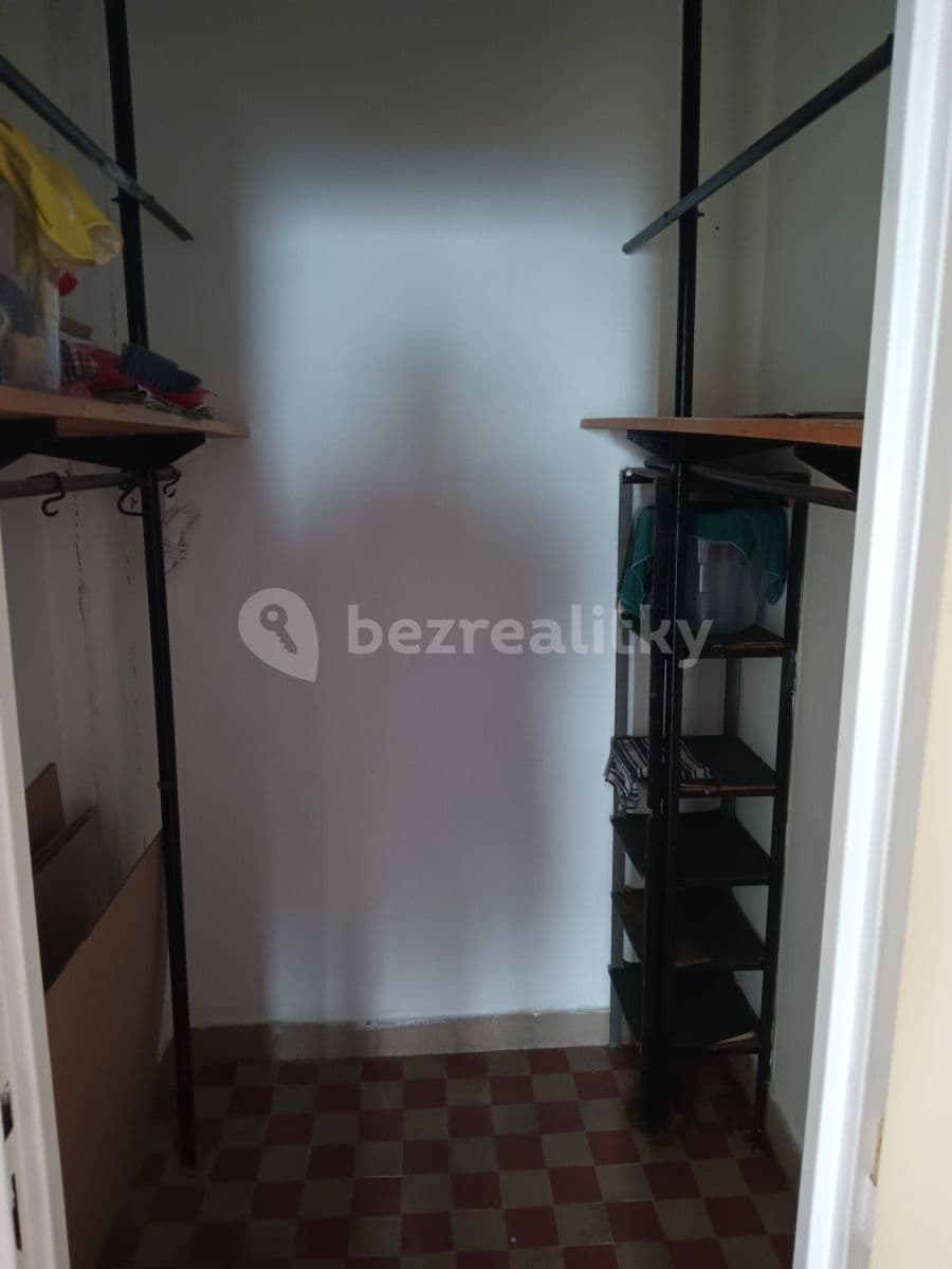 Pronájem bytu 3+1 75 m², Hostýnská, Praha, Praha Pronájem bytu 3+1 75 m², Hostýnská, Praha, Praha