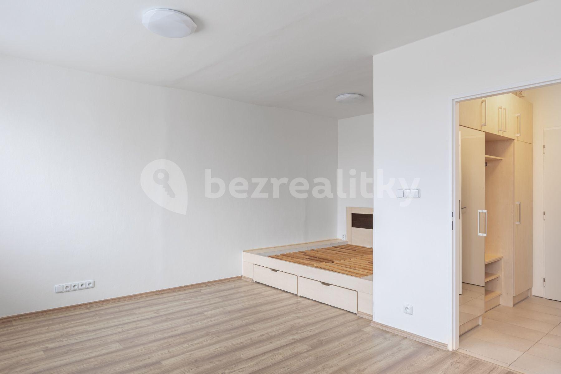 Prodej bytu 1+kk 31 m², Topolová, Praha, Praha