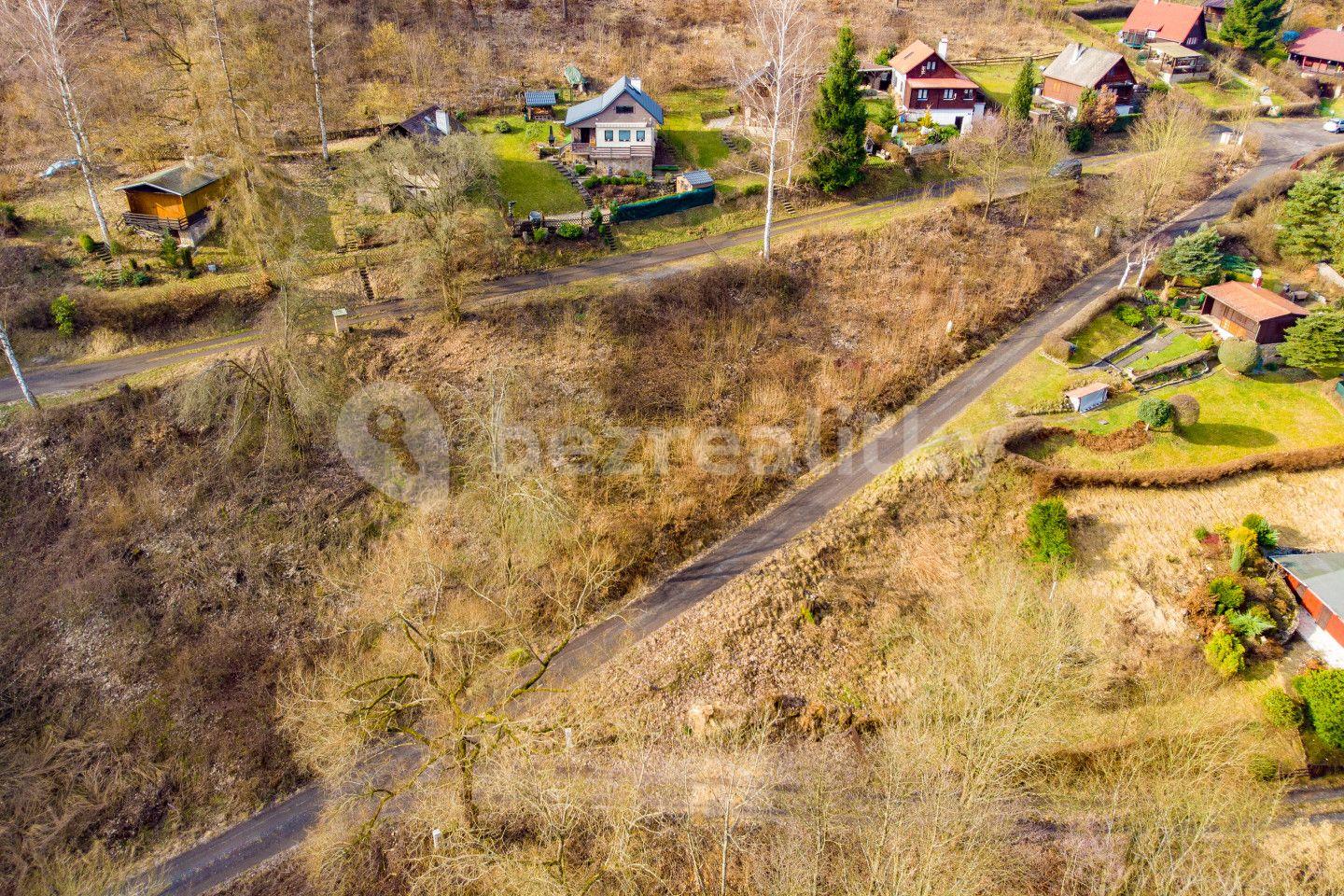 Prodej pozemku 1.462 m², Povrly, Ústecký kraj