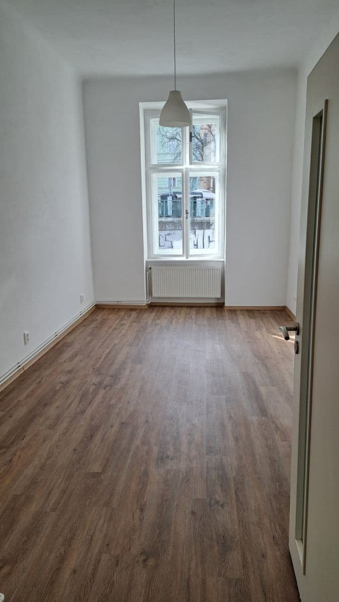 Pronájem bytu 1+1 38 m², Husitská, Praha, Praha Pronájem bytu 1+1 38 m², Husitská, Praha, Praha