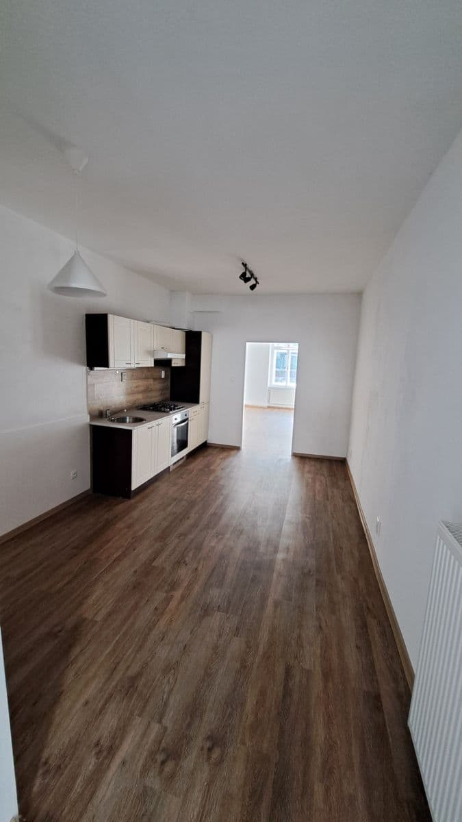 Pronájem bytu 1+1 38 m², Husitská, Praha, Praha Pronájem bytu 1+1 38 m², Husitská, Praha, Praha