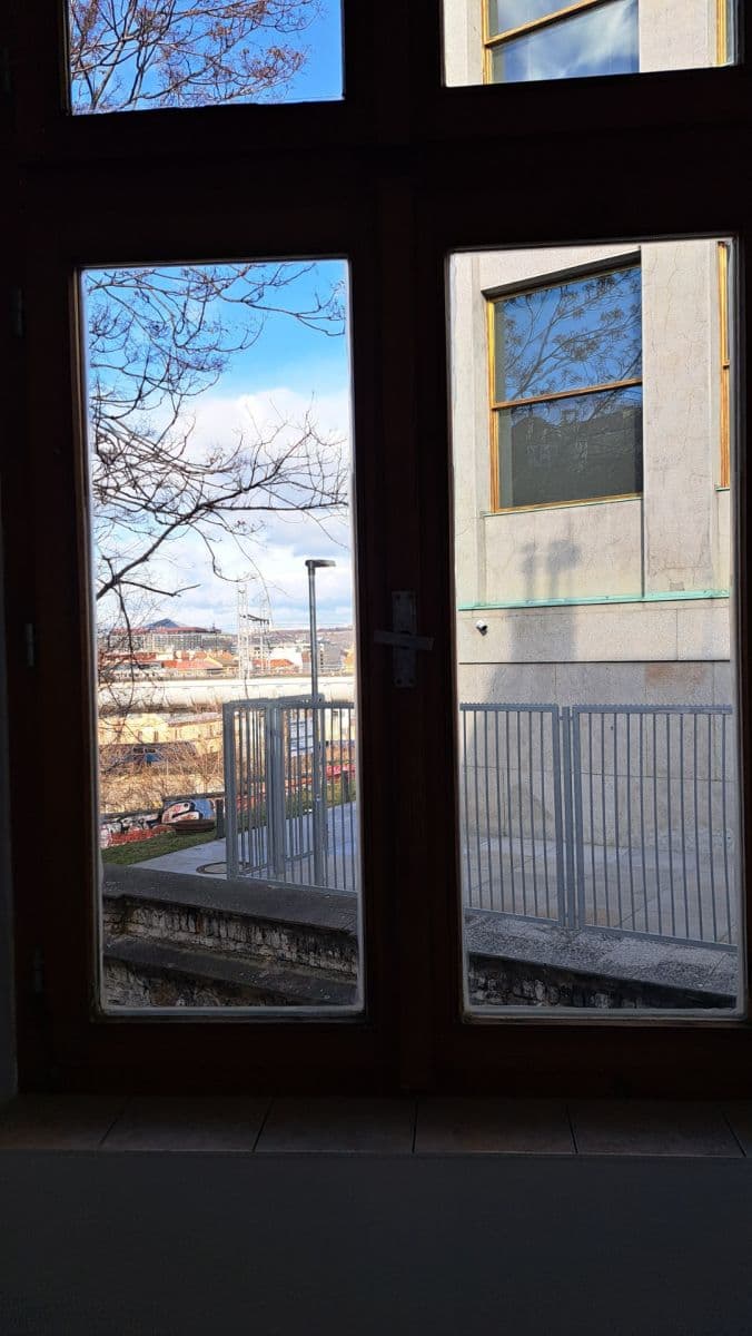 Pronájem bytu 1+1 38 m², Husitská, Praha, Praha Pronájem bytu 1+1 38 m², Husitská, Praha, Praha
