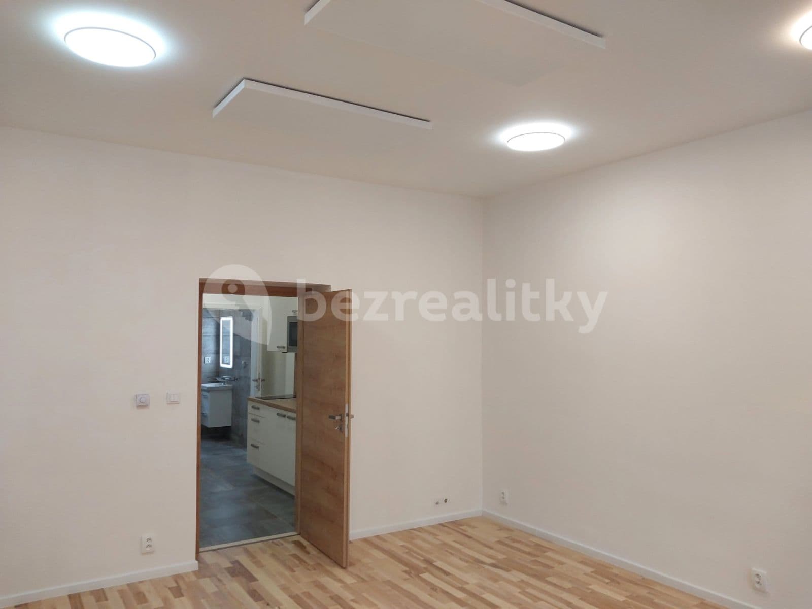 Pronájem nebytového prostoru 34 m², Nádražní, Ostrava, Moravskoslezský kraj