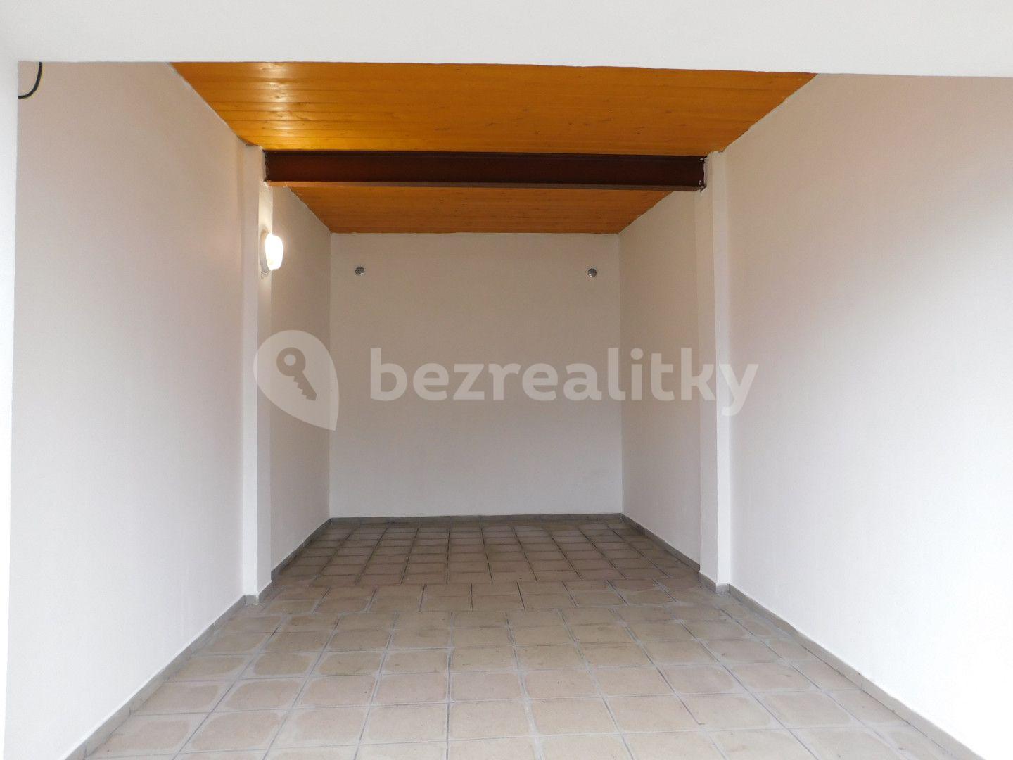 Prodej garáže 21 m², Janáčkovo stromořadí, Třebíč, Kraj Vysočina