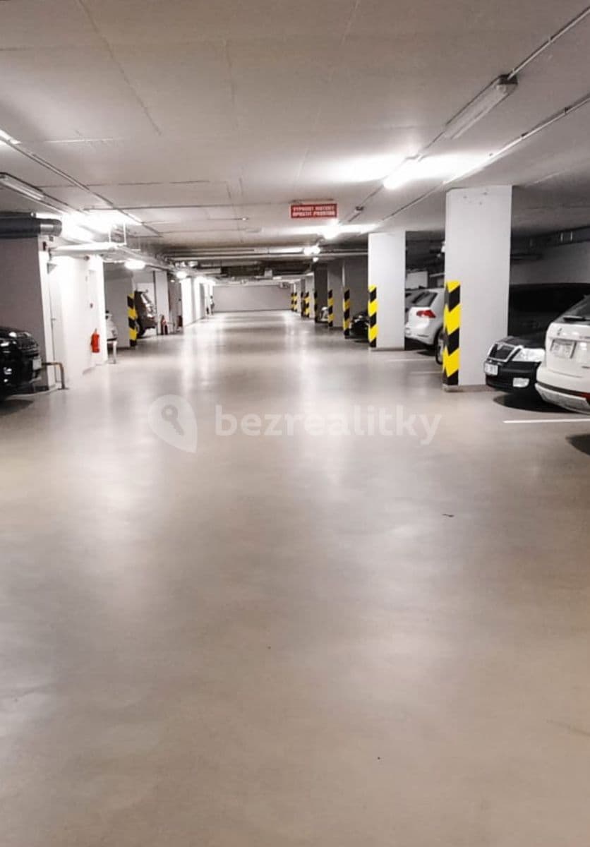 Pronájem garáže 18 m², Břežánecká, Praha, Praha