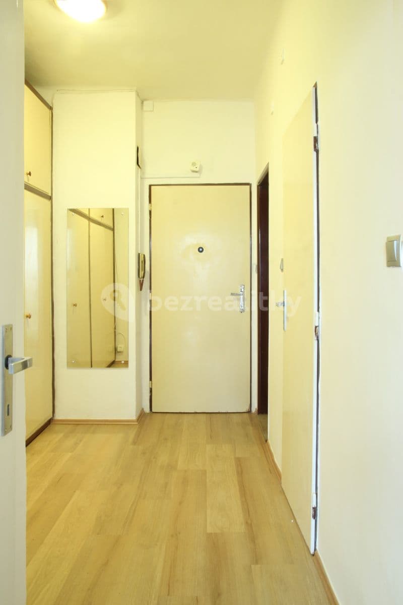 Pronájem bytu 1+1 39 m², Na Hřebenech Ⅱ, Praha, Praha Pronájem bytu 1+1 39 m², Na Hřebenech Ⅱ, Praha, Praha