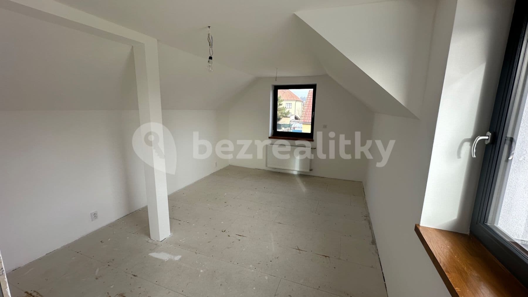 Prodej domu 195 m², pozemek 452 m², U Drůbežárny, Čečelice, Středočeský kraj