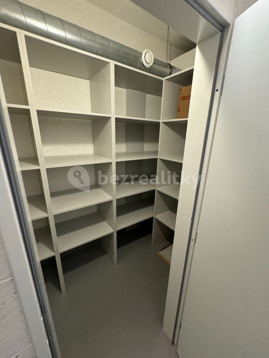 Pronájem bytu 1+kk 30 m², Šternovská, Praha, Praha Pronájem bytu 1+kk 30 m², Šternovská, Praha, Praha