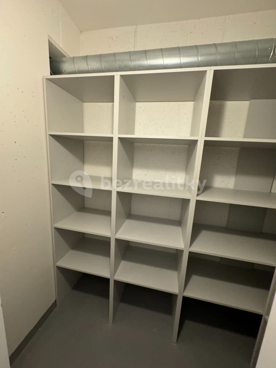 Pronájem bytu 1+kk 30 m², Šternovská, Praha, Praha Pronájem bytu 1+kk 30 m², Šternovská, Praha, Praha