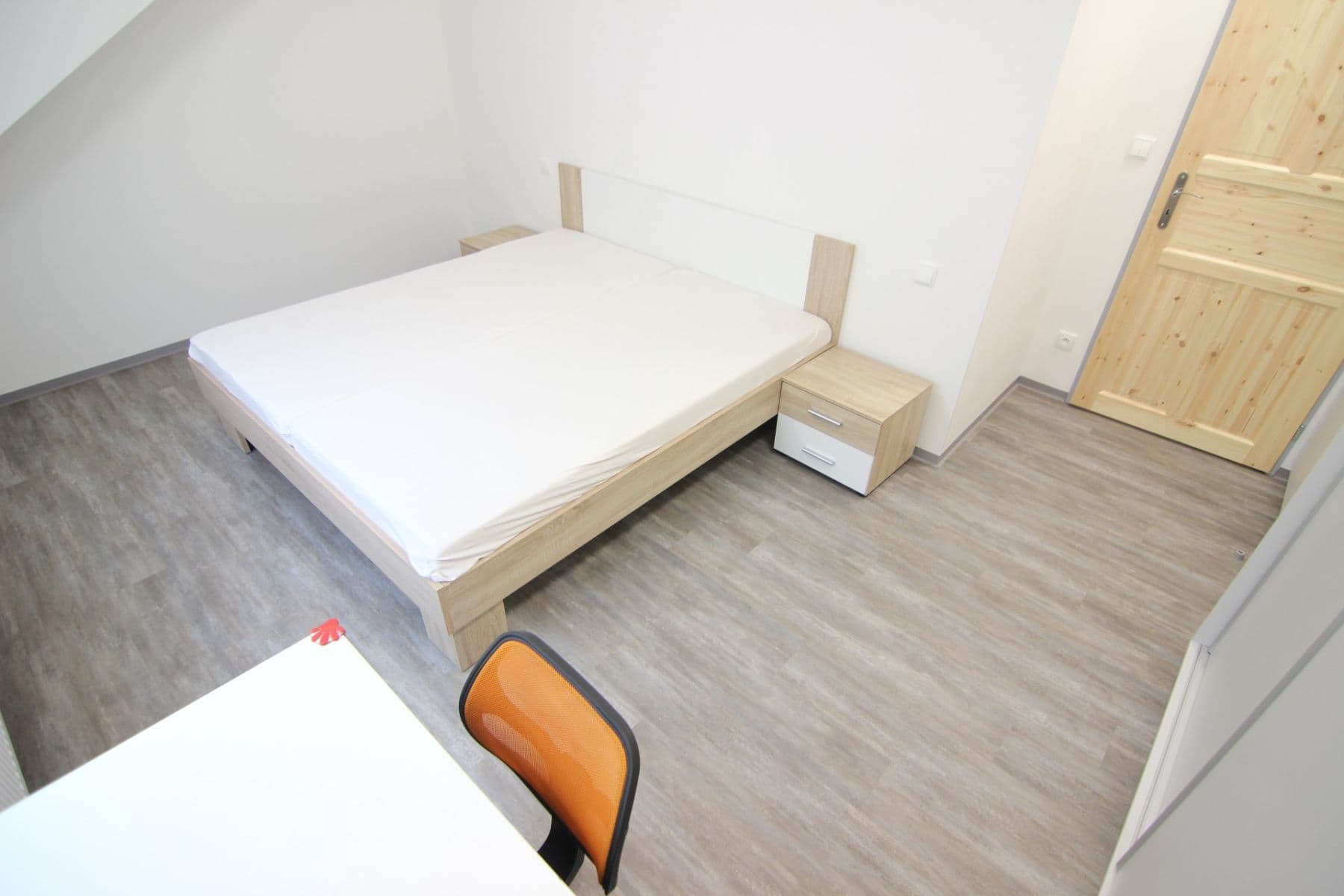 Pronájem bytu 3+1 76 m², Sládkova, Hradec Králové, Královéhradecký kraj Pronájem bytu 3+1 76 m², Sládkova, Hradec Králové, Královéhradecký kraj