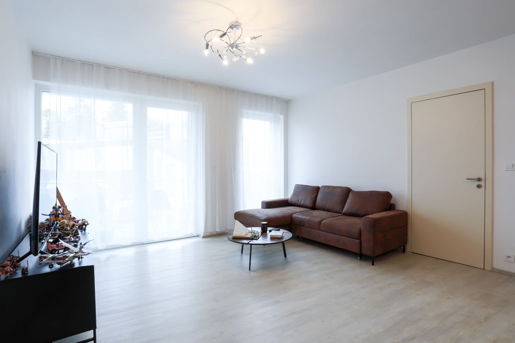 Pronájem bytu 3+kk 88 m², Hlavní, Průhonice, Středočeský kraj Pronájem bytu 3+kk 88 m², Hlavní, Průhonice, Středočeský kraj