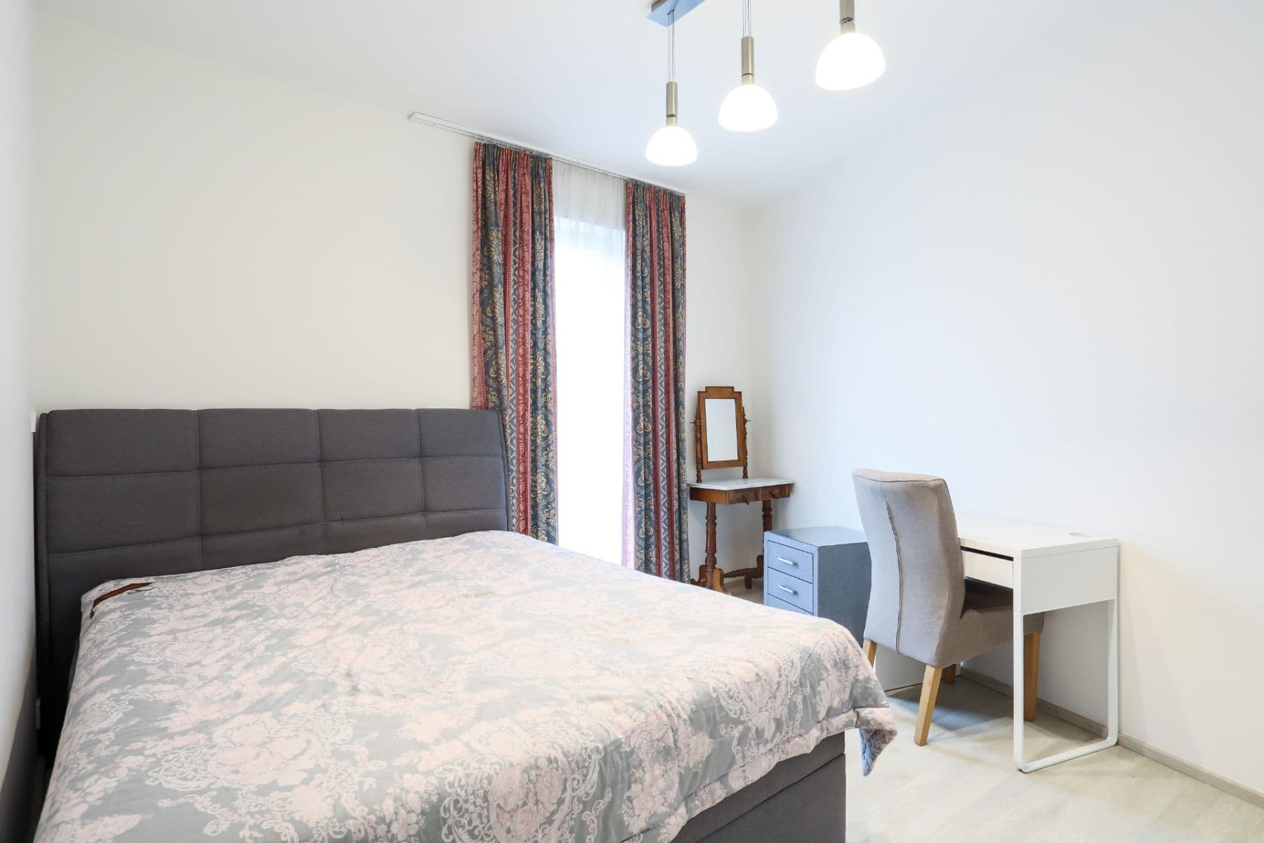 Pronájem bytu 3+kk 88 m², Hlavní, Průhonice, Středočeský kraj Pronájem bytu 3+kk 88 m², Hlavní, Průhonice, Středočeský kraj