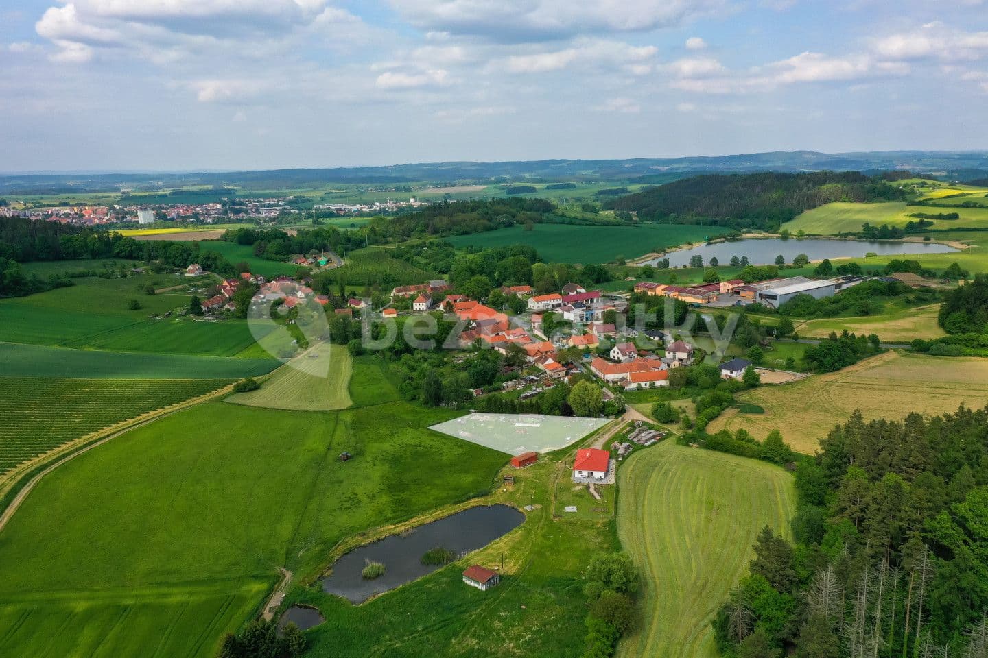 Prodej pozemku 2.250 m², Horažďovice, Plzeňský kraj