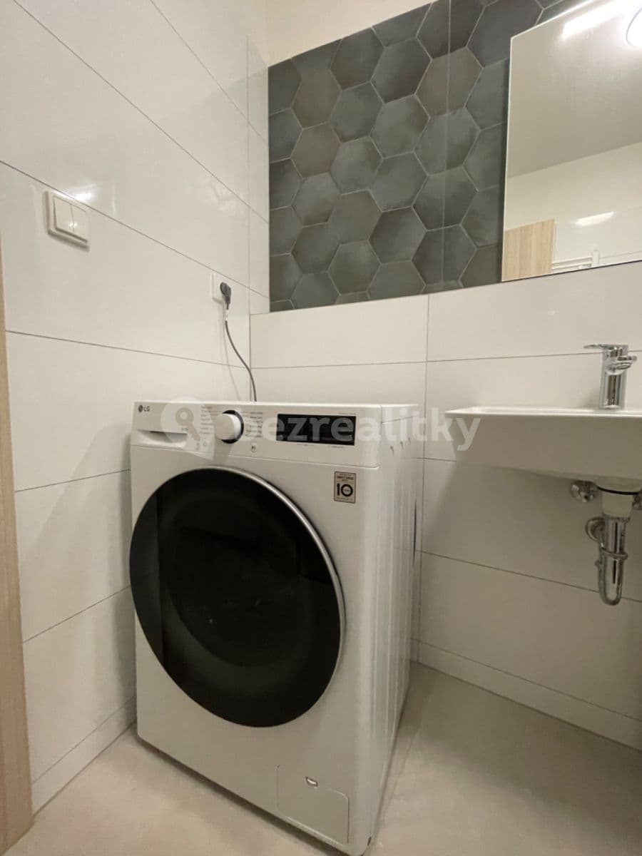 Pronájem bytu 1+kk 34 m², Opuštěná, Brno, Jihomoravský kraj Pronájem bytu 1+kk 34 m², Opuštěná, Brno, Jihomoravský kraj