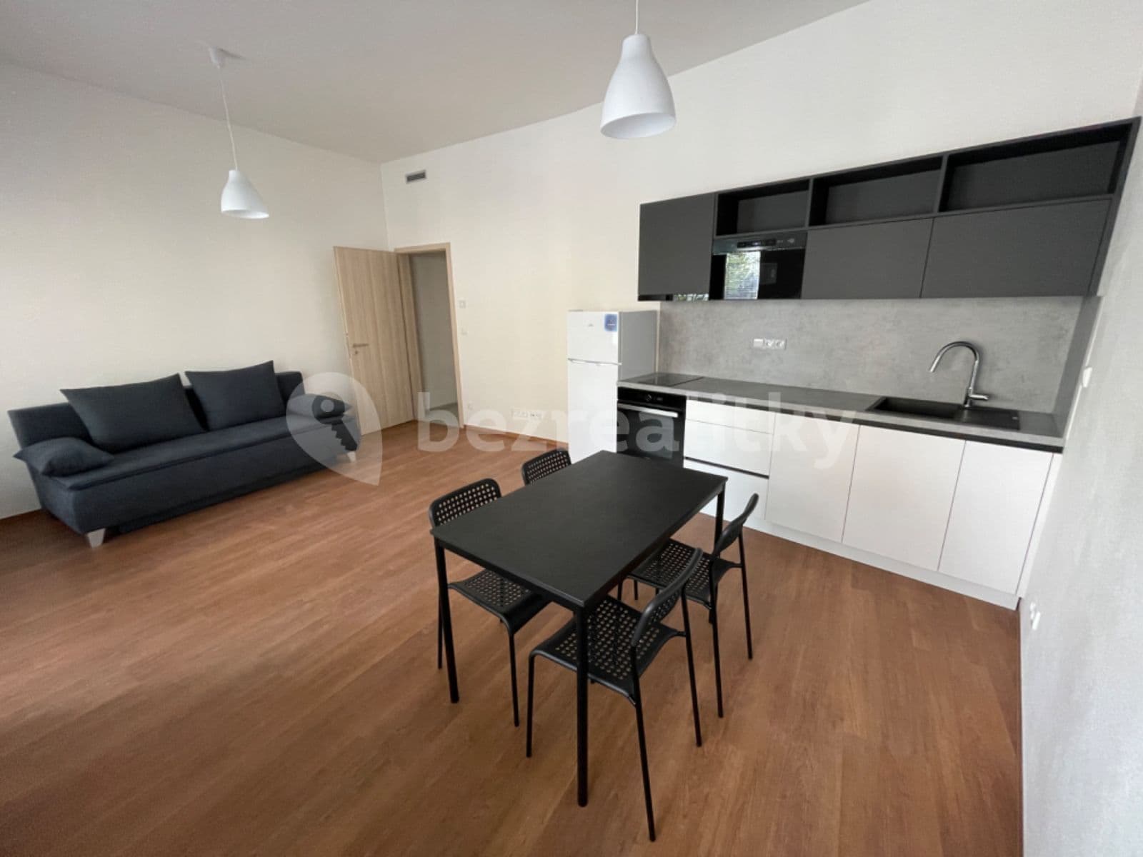 Pronájem bytu 1+kk 34 m², Opuštěná, Brno, Jihomoravský kraj Pronájem bytu 1+kk 34 m², Opuštěná, Brno, Jihomoravský kraj