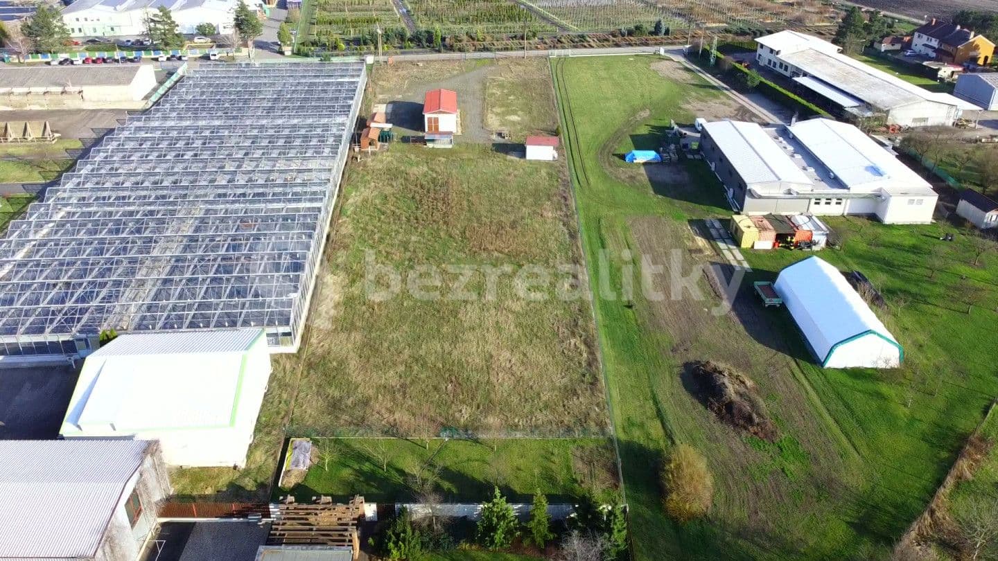 Prodej pozemku 6.243 m², Přerov nad Labem, Středočeský kraj