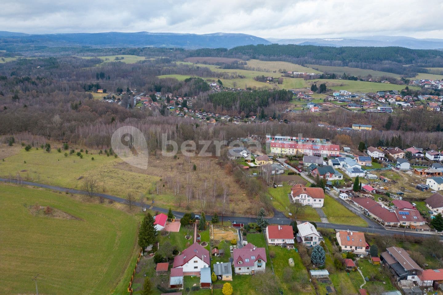 Prodej pozemku 3.459 m², Žižkova, Karlovy Vary, Karlovarský kraj