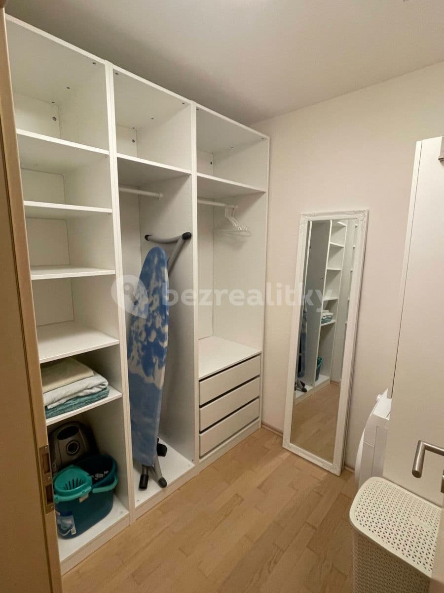 Pronájem bytu 1+kk 30 m², Plzeňská, Praha, Praha Pronájem bytu 1+kk 30 m², Plzeňská, Praha, Praha
