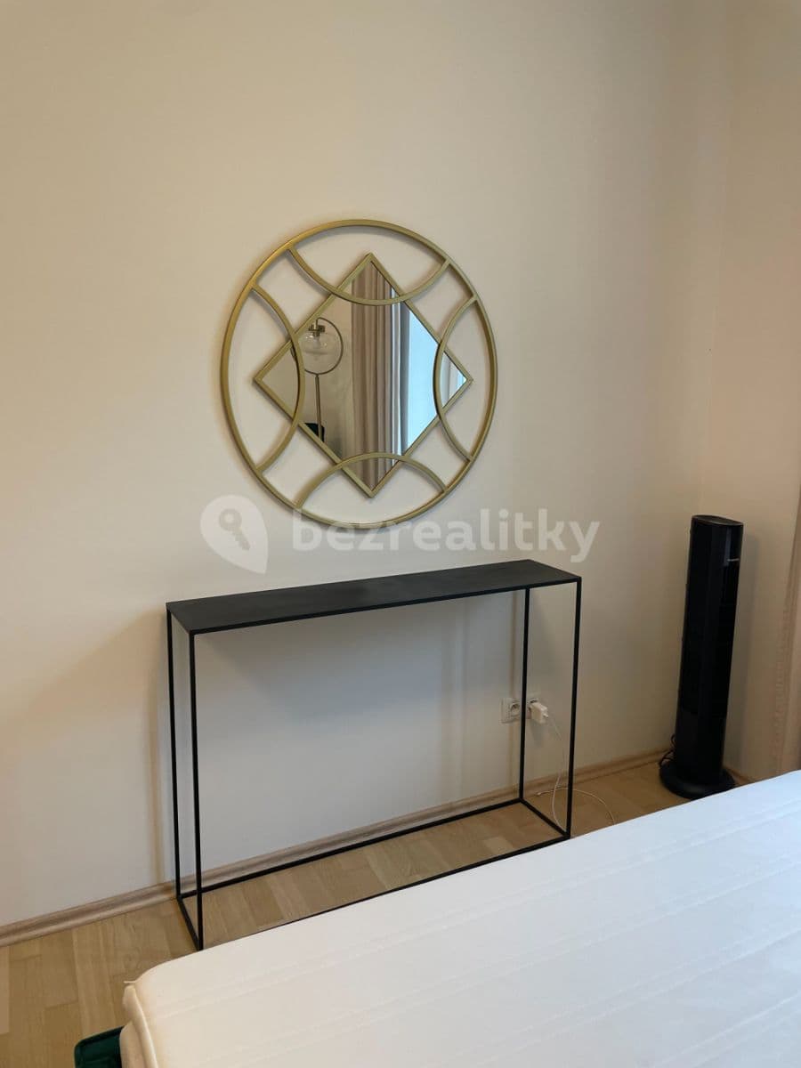 Pronájem bytu 1+kk 30 m², Plzeňská, Praha, Praha Pronájem bytu 1+kk 30 m², Plzeňská, Praha, Praha