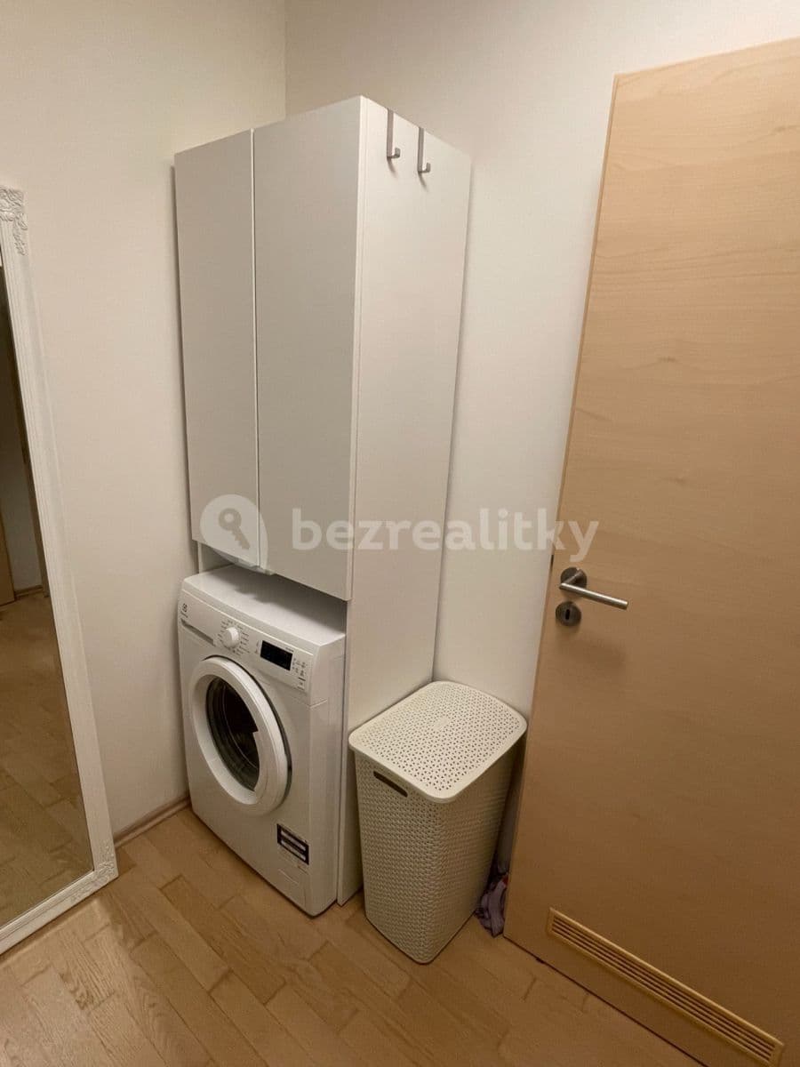 Pronájem bytu 1+kk 30 m², Plzeňská, Praha, Praha Pronájem bytu 1+kk 30 m², Plzeňská, Praha, Praha