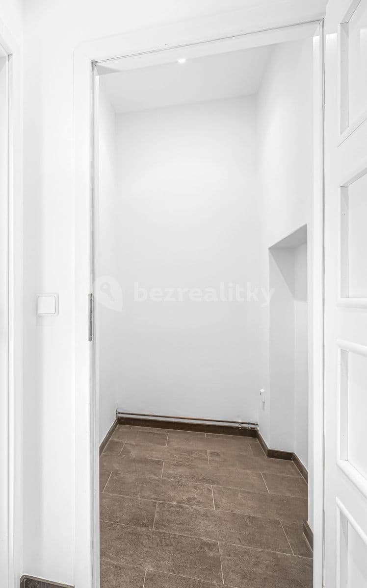 Prodej bytu 1+1 60 m², V Cibulkách, Praha, Praha