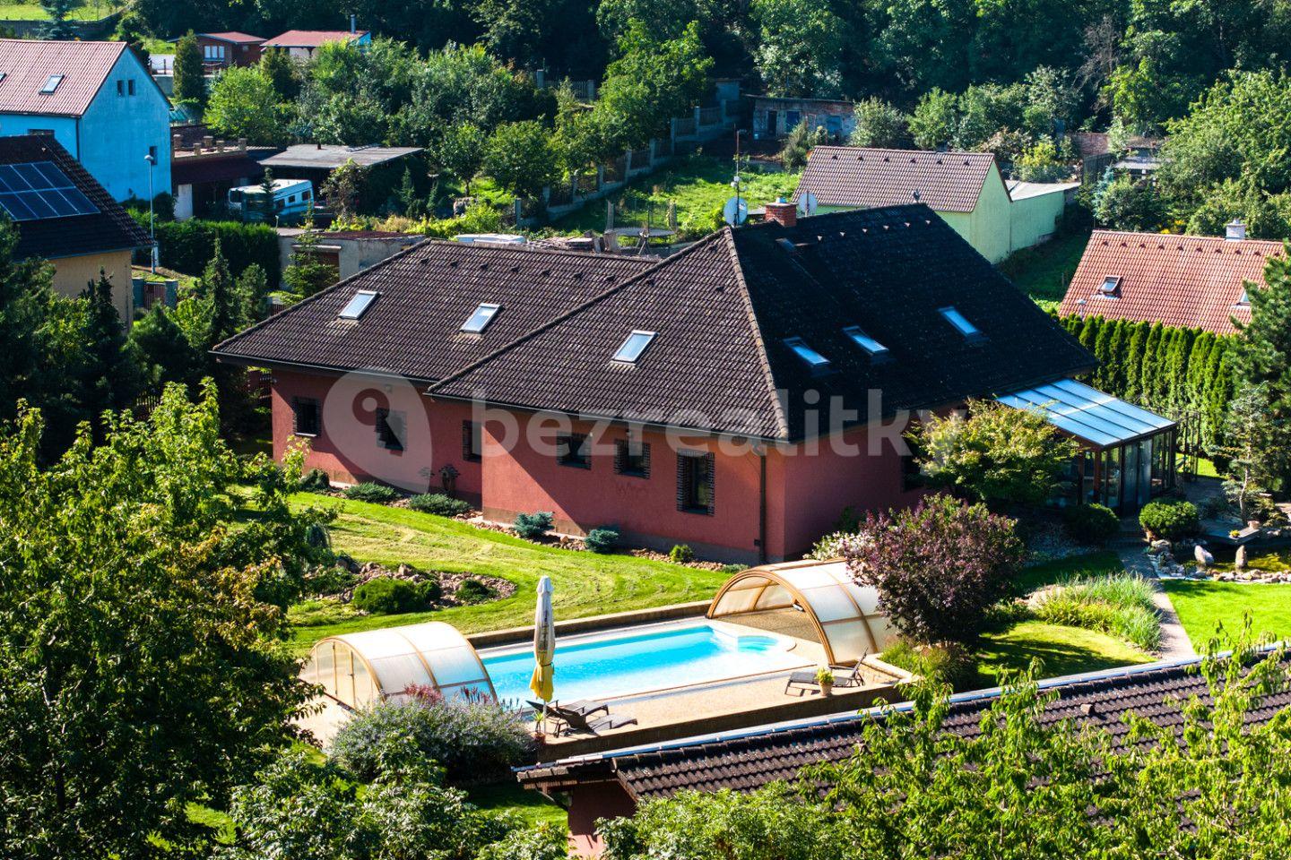 Prodej domu 550 m², pozemek 4.470 m², Korozluky, Ústecký kraj
