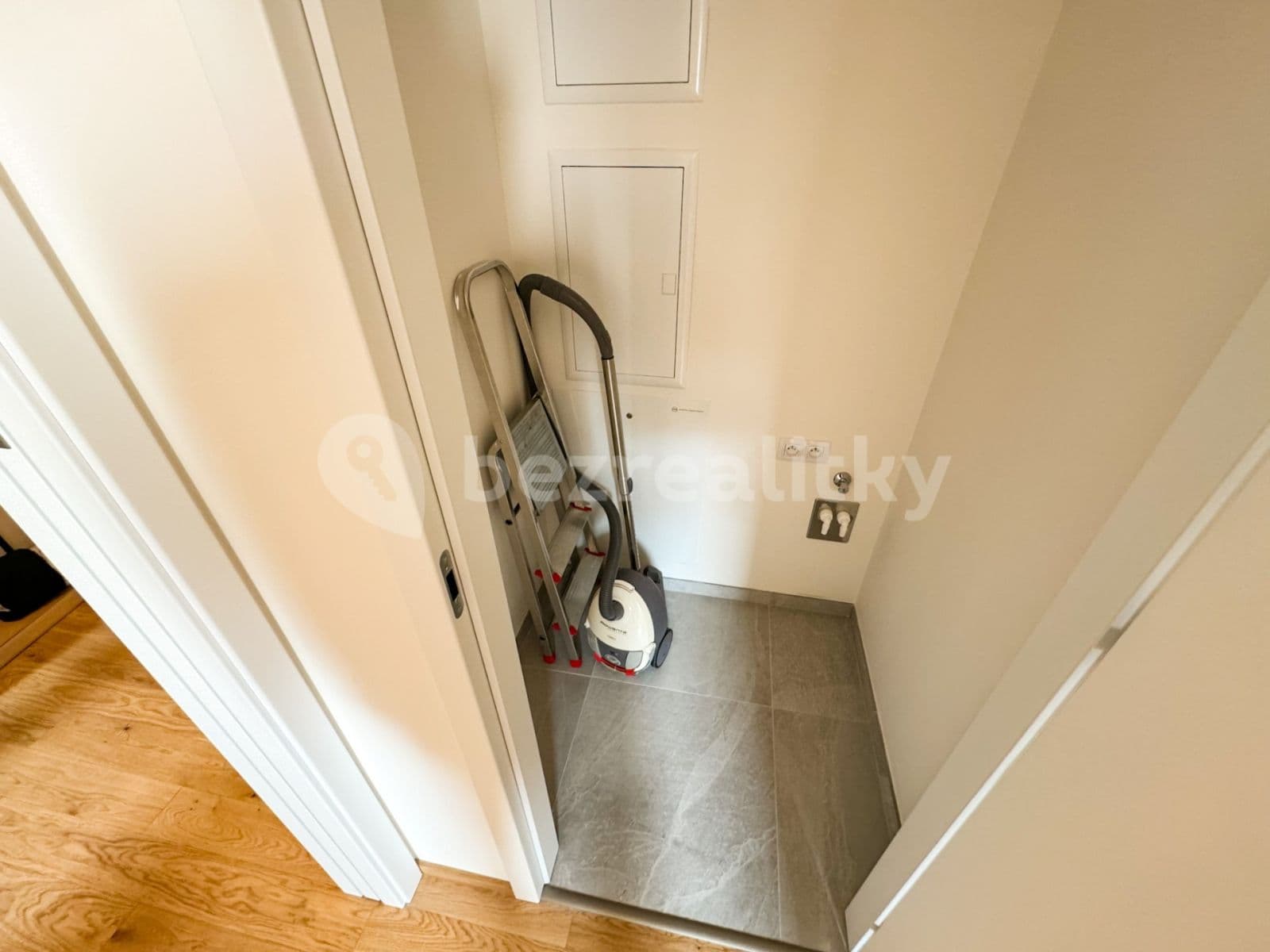 Pronájem bytu 2+kk 54 m², Jankovcova, Praha, Praha Pronájem bytu 2+kk 54 m², Jankovcova, Praha, Praha