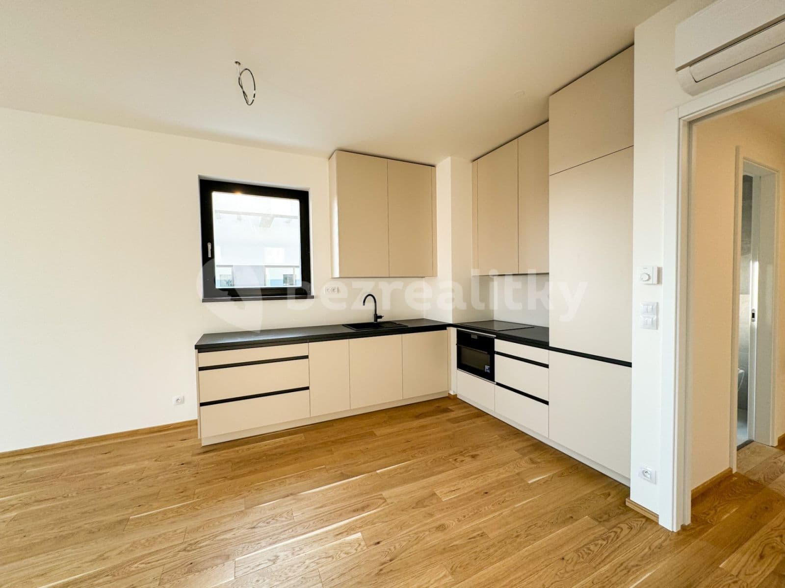 Pronájem bytu 2+kk 54 m², Jankovcova, Praha, Praha Pronájem bytu 2+kk 54 m², Jankovcova, Praha, Praha