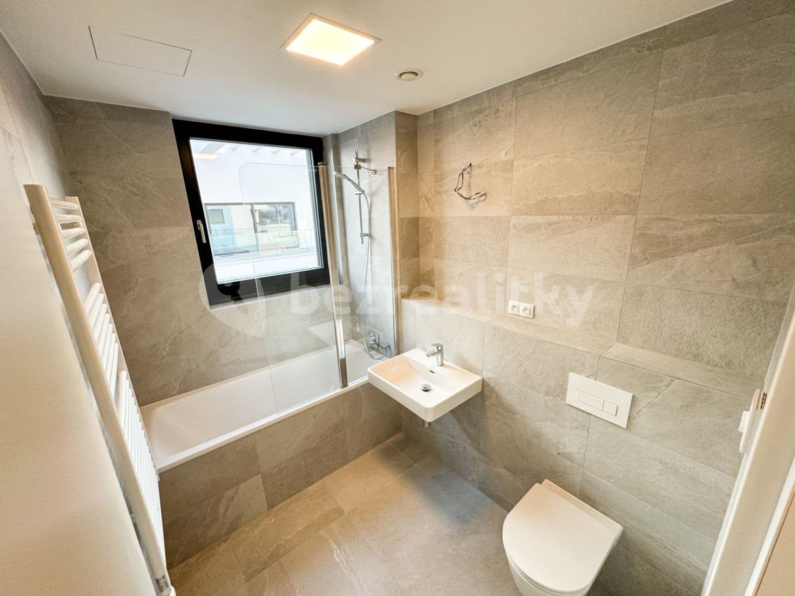 Pronájem bytu 2+kk 54 m², Jankovcova, Praha, Praha Pronájem bytu 2+kk 54 m², Jankovcova, Praha, Praha