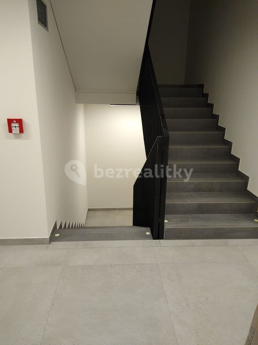 Pronájem bytu 2+kk 55 m², U Petřin, Praha, Praha Pronájem bytu 2+kk 55 m², U Petřin, Praha, Praha
